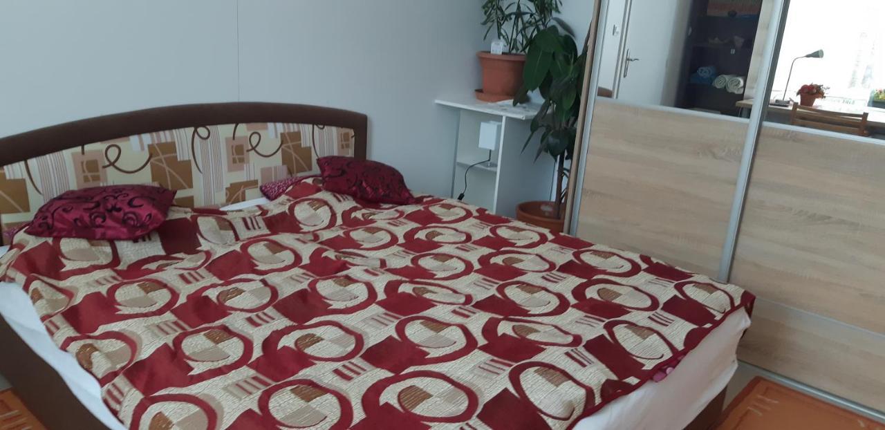 Apartman Yvet Sucany Ngoại thất bức ảnh
