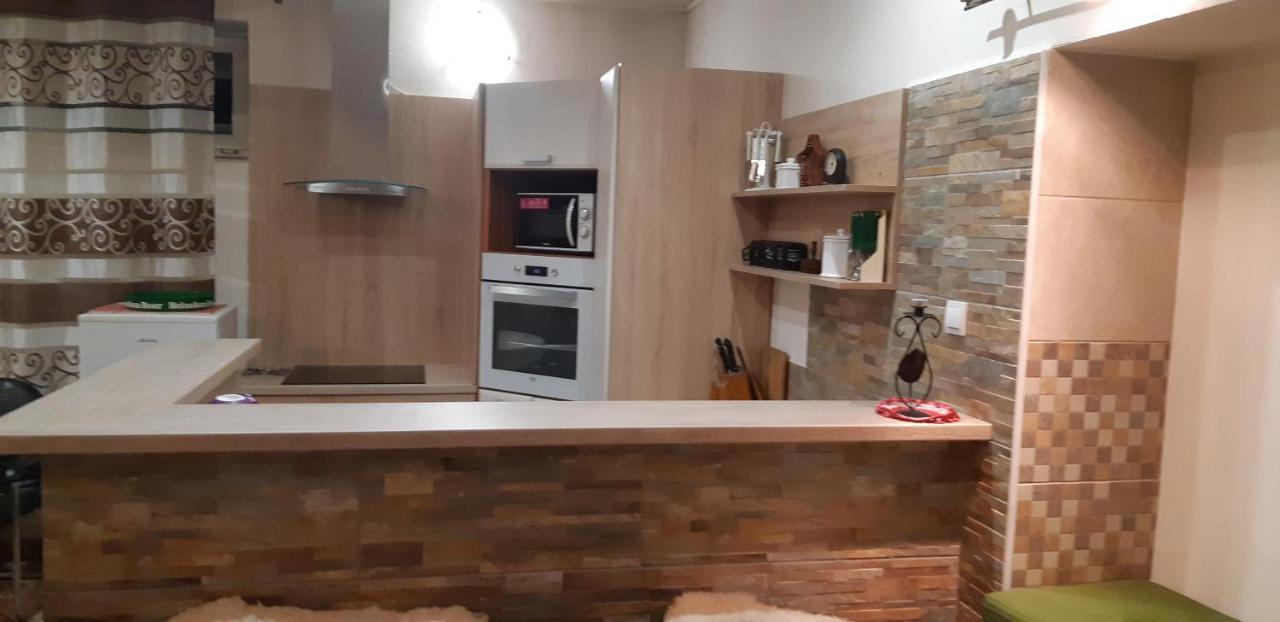 Apartman Yvet Sucany Ngoại thất bức ảnh