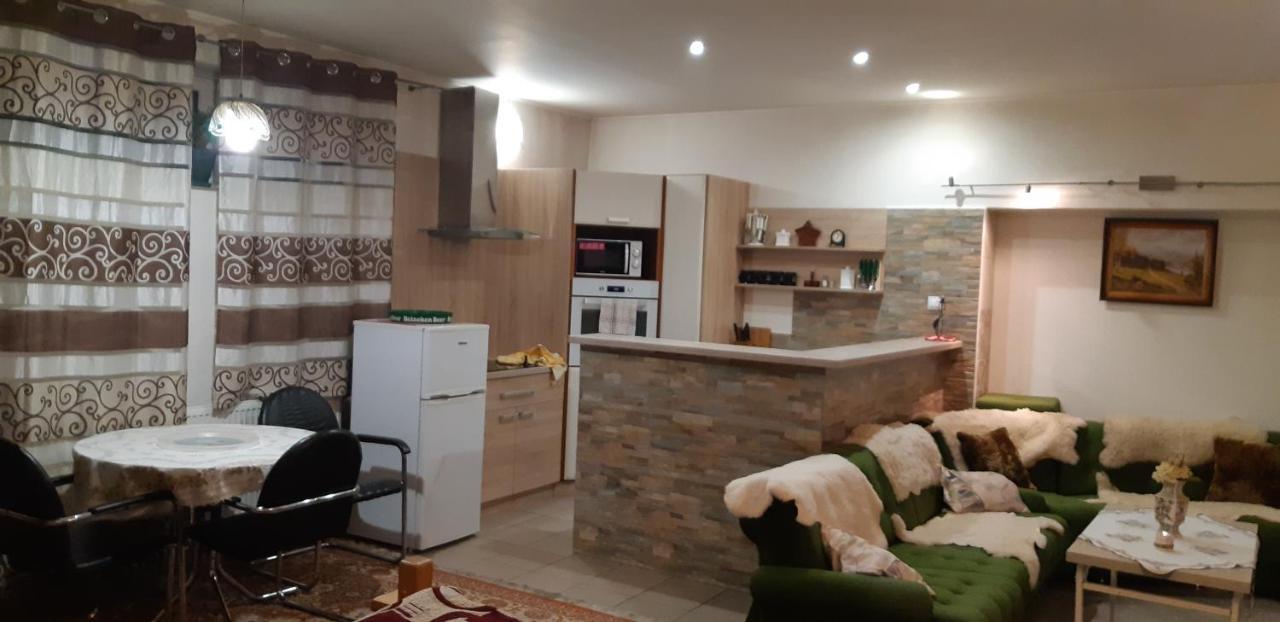 Apartman Yvet Sucany Ngoại thất bức ảnh