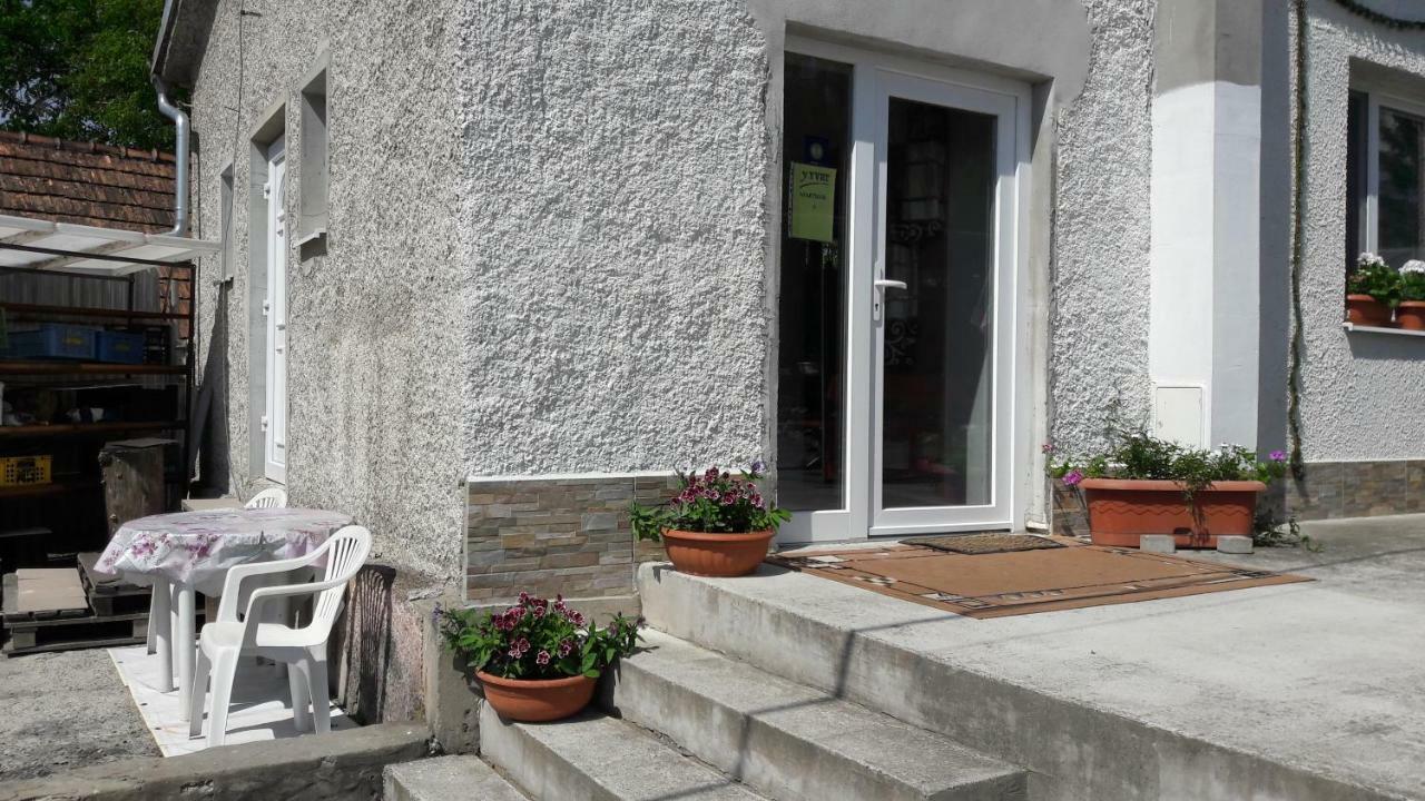 Apartman Yvet Sucany Ngoại thất bức ảnh